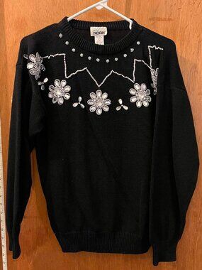 🐻Size L - Mister Noah - Vintage Black Sweater w/Adornments